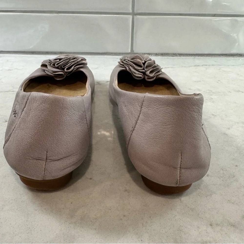 b.o.c. Leather Ballet Flats with rosette Size 7